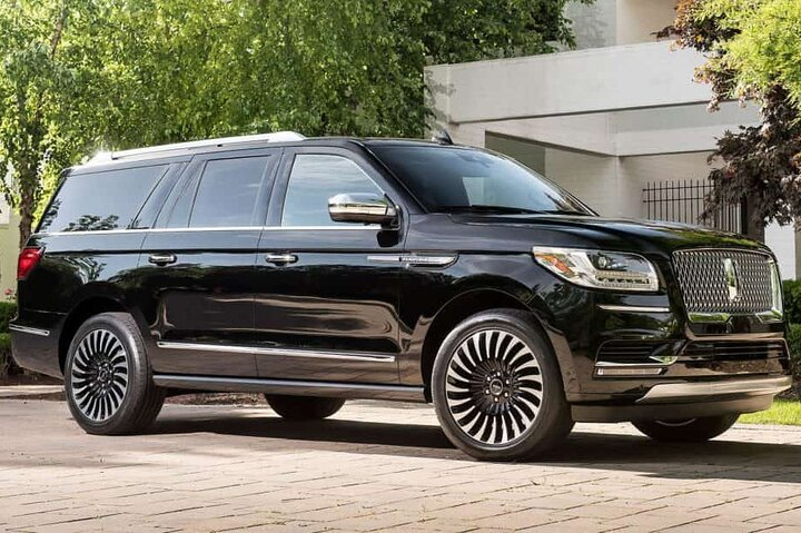 SUV Sedan 5-6 passengers